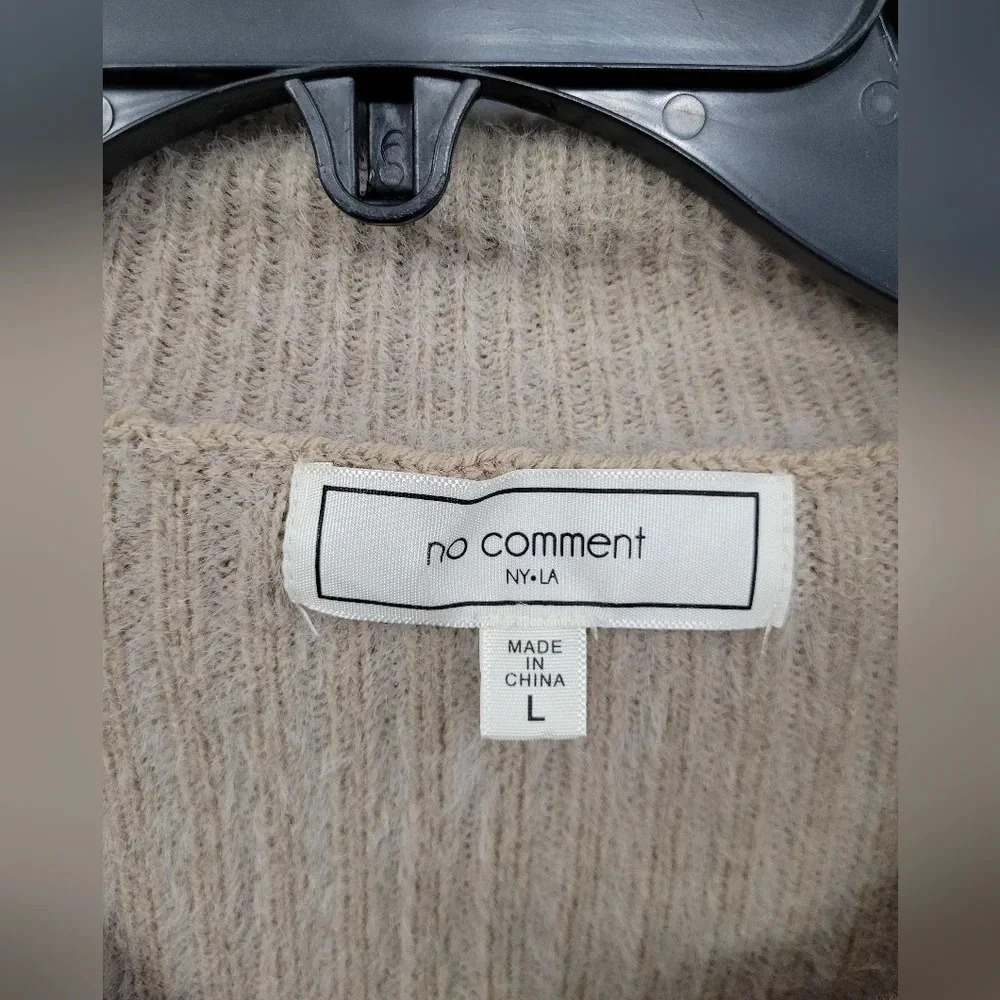 No Comment Collared Sweater - Picture 7 of 12